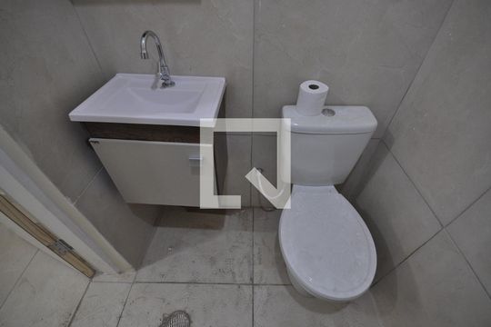 Banheiro da Suíte de casa à venda com 2 quartos, 140m² em Vila Constança, São Paulo