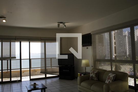 Apartamento para alugar com 3 quartos, 170m² em Vila Luis Antonio, Guarujá