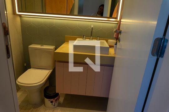 banheiro quarto 2 de apartamento à venda com 3 quartos, 137m² em Santo Amaro, São Paulo