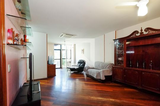 Apartamento à venda com 3 quartos, 131m² em Grajau , Rio de Janeiro