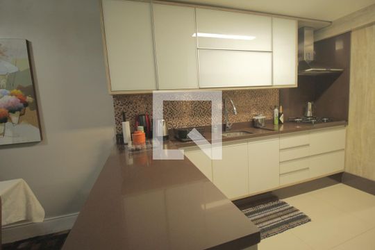 Cozinha de casa de condomínio à venda com 3 quartos, 165m² em Igará, Canoas