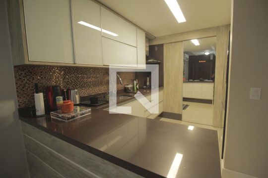 Cozinha de casa de condomínio à venda com 3 quartos, 165m² em Igará, Canoas