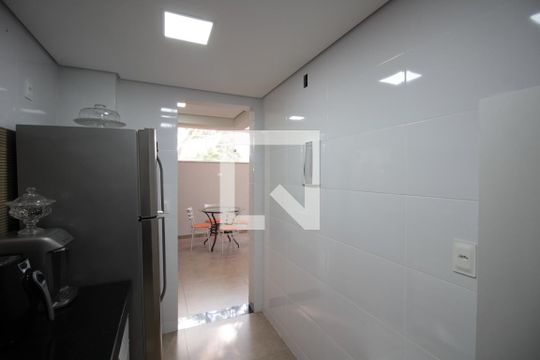 Cozinha de apartamento à venda com 3 quartos, 140m² em São João Batista, Belo Horizonte