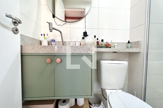Banheiro de apartamento à venda com 2 quartos, 43m² em Bom Retiro, São Paulo