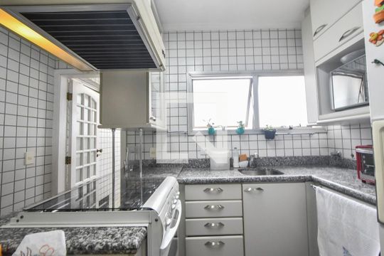 Cozinha  de apartamento à venda com 2 quartos, 86m² em Jardim das Acácias, São Paulo