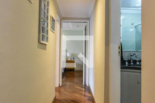 Corredor  de apartamento à venda com 2 quartos, 86m² em Jardim das Acácias, São Paulo