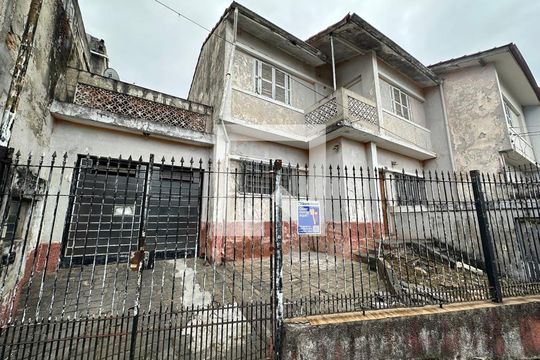 Fachada de casa à venda com 2 quartos, 122m² em Vila Invernada, São Paulo
