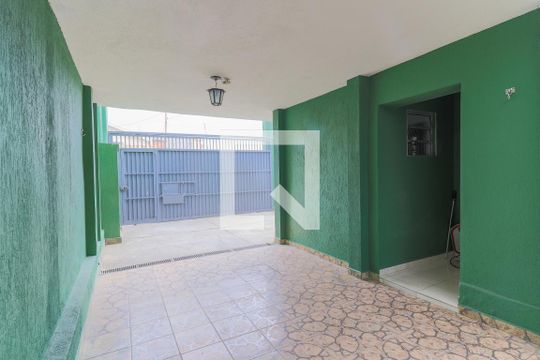 Garagem/Quintal de casa para alugar com 2 quartos, 110m² em Jardim Casablanca, São Paulo