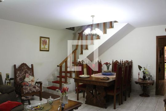 Sala de casa à venda com 2 quartos, 230m² em Chácara Seis de Outubro, São Paulo