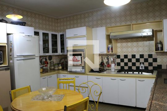 Cozinha de casa à venda com 2 quartos, 230m² em Chácara Seis de Outubro, São Paulo
