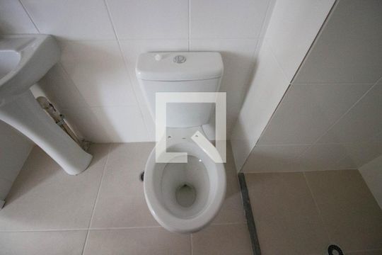 Banheiro de apartamento à venda com 2 quartos, 43m² em Cidade Líder, São Paulo