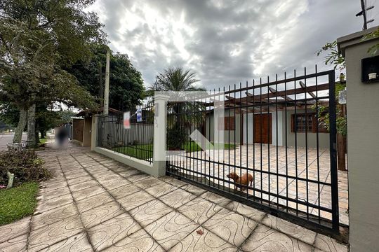 Fachada de casa à venda com 3 quartos, 150m² em Feitoria, São Leopoldo