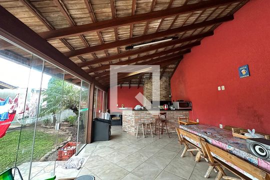 Área Externa de casa à venda com 3 quartos, 150m² em Feitoria, São Leopoldo