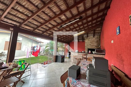 Área Externa de casa à venda com 3 quartos, 150m² em Feitoria, São Leopoldo