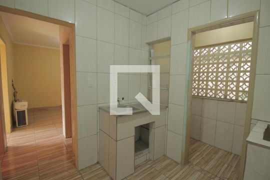 Cozinha de apartamento para alugar com 2 quartos, 54m² em Rubem Berta, Porto Alegre