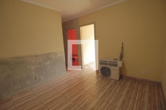 Sala de apartamento para alugar com 2 quartos, 54m² em Rubem Berta, Porto Alegre