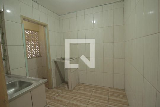 Cozinha de apartamento para alugar com 2 quartos, 54m² em Rubem Berta, Porto Alegre