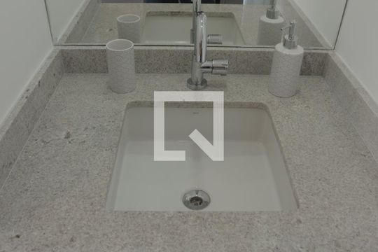 Banheiro - torneira (lado de fora) de kitnet/studio para alugar com 1 quarto, 25m² em Vila Mariana, São Paulo