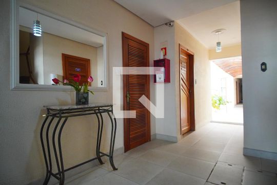 Hall de entrada de kitnet/studio à venda com 1 quarto, 33m² em Cristo Redentor, Porto Alegre