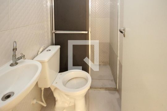 Banheiro de casa de condomínio à venda com 2 quartos, 40m² em Chácara Belenzinho, São Paulo