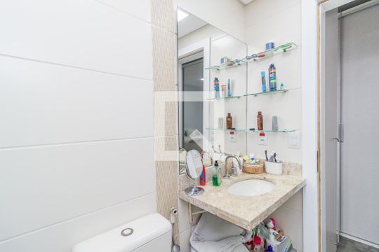 Banheiro da Suíte de apartamento à venda com 2 quartos, 100m² em Bela Vista, Porto Alegre