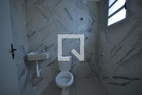 Banheiro de casa para alugar com 2 quartos, 93m² em Vila Isolina Mazzei, São Paulo