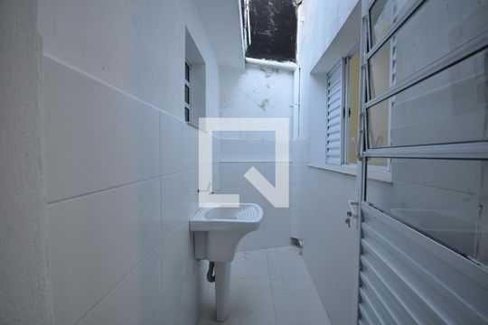 Área de Serviço de casa para alugar com 2 quartos, 93m² em Vila Isolina Mazzei, São Paulo