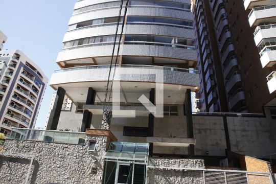 Fachadas de apartamento para alugar com 2 quartos, 95m² em Canto do Forte, Praia Grande