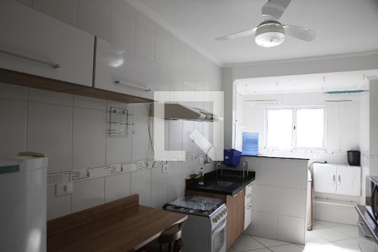 Cozinha de apartamento para alugar com 2 quartos, 95m² em Canto do Forte, Praia Grande