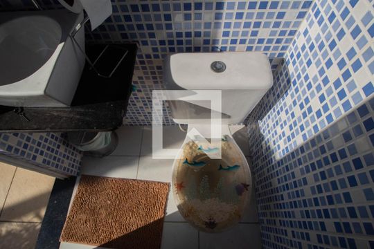 Lavabo de casa à venda com 3 quartos, 180m² em Ramos, Rio de Janeiro