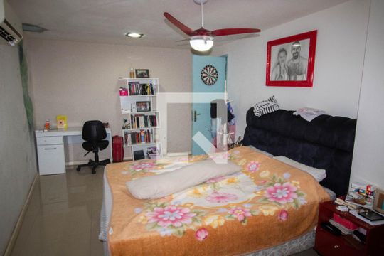 Suíte de casa à venda com 3 quartos, 180m² em Ramos, Rio de Janeiro