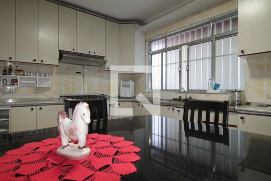 Cozinha de casa à venda com 4 quartos, 200m² em Vila Rui Barbosa, São Paulo