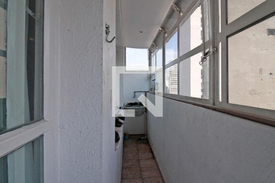 Área de Serviço de apartamento à venda com 3 quartos, 81m² em República, São Paulo