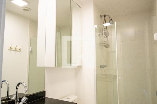 Banheiro- panorâmica de kitnet/studio à venda com 1 quarto, 27m² em Indianópolis, São Paulo