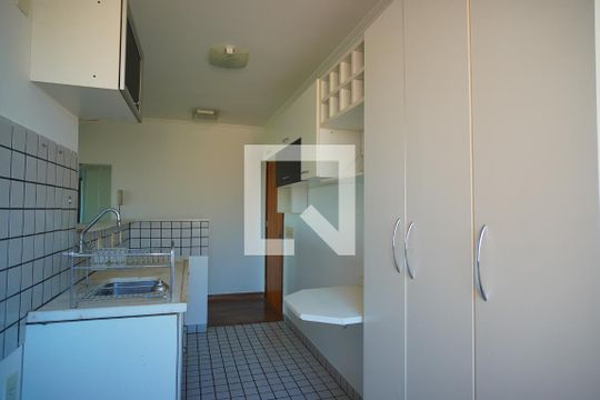 Cozinha de apartamento à venda com 2 quartos, 58m² em Petrópolis, Porto Alegre