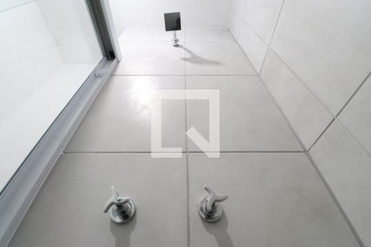Banheiro de apartamento à venda com 1 quarto, 29m² em Várzea da Barra Funda, São Paulo