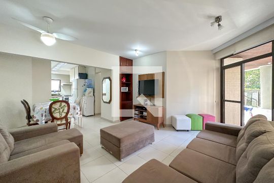 Sala de apartamento para alugar com 3 quartos, 110m² em Vila Alzira, Guarujá