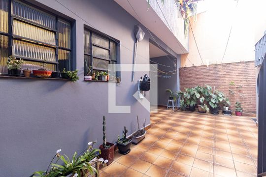 Quintal de casa de condomínio à venda com 3 quartos, 180m² em Vila das Mercês , São Paulo
