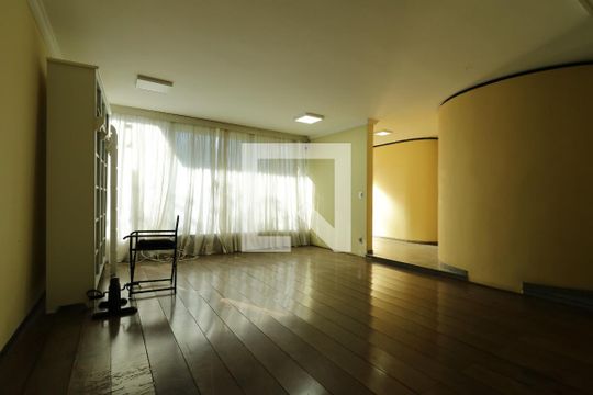 Sala de casa para alugar com 4 quartos, 320m² em Jardim, Santo André