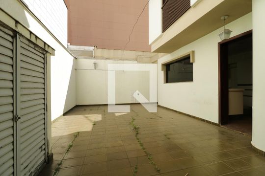 Quintal de casa à venda com 4 quartos, 320m² em Jardim, Santo André