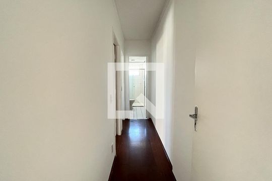Corredor de apartamento à venda com 2 quartos, 60m² em Cidade Vargas, São Paulo