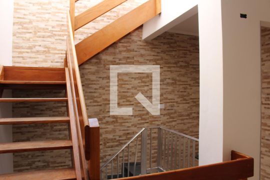 Escada de casa à venda com 3 quartos, 298m² em Jardim Gabriela, Guarulhos