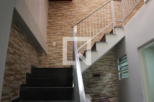 Escada de casa à venda com 3 quartos, 298m² em Jardim Gabriela, Guarulhos