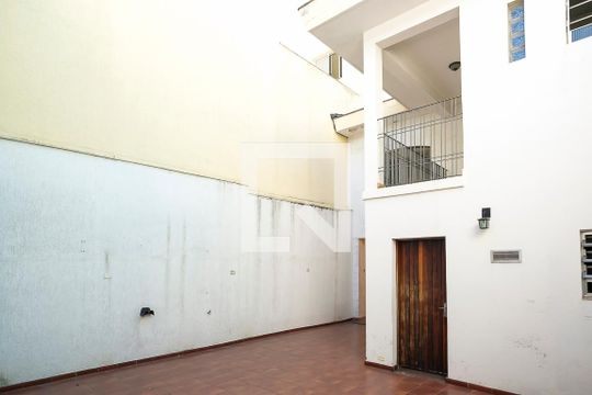 Quintal de casa à venda com 4 quartos, 291m² em Rudge Ramos, São Bernardo do Campo