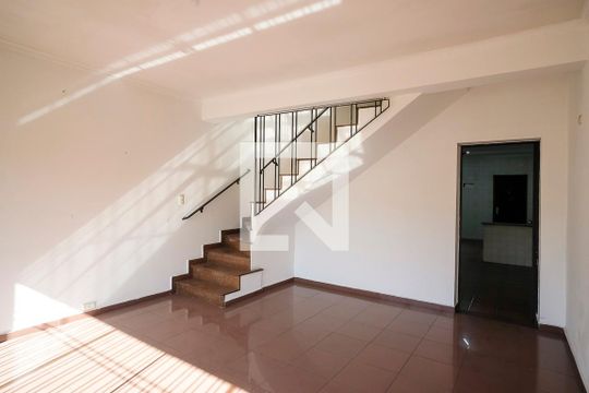Sala de casa à venda com 4 quartos, 291m² em Rudge Ramos, São Bernardo do Campo