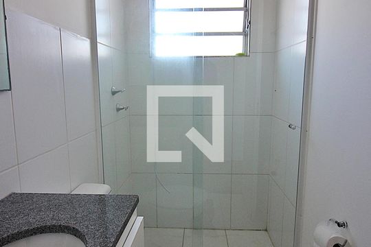 Banheiro Social de apartamento para alugar com 2 quartos, 45m² em Taboão, São Bernardo do Campo