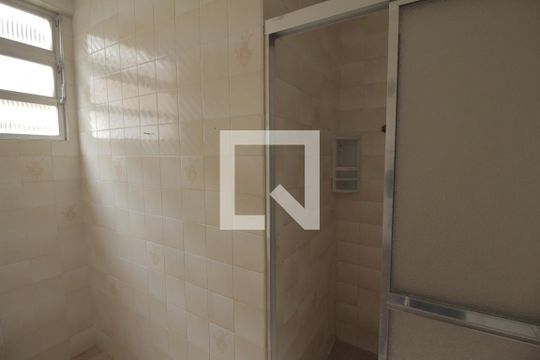 Banheiro de apartamento à venda com 2 quartos, 58m² em Higienópolis, Porto Alegre