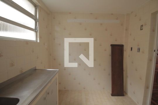 Cozinha de apartamento à venda com 2 quartos, 58m² em Higienópolis, Porto Alegre
