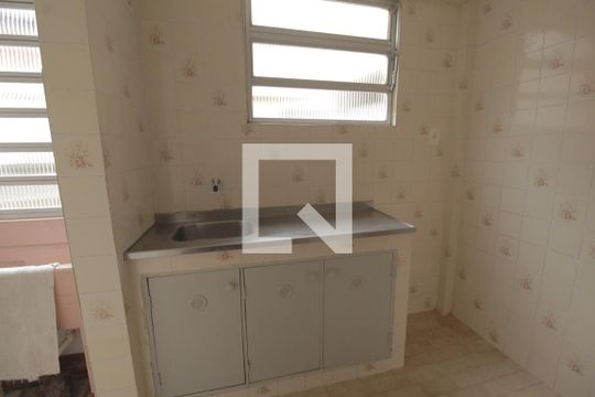Cozinha de apartamento à venda com 2 quartos, 58m² em Higienópolis, Porto Alegre