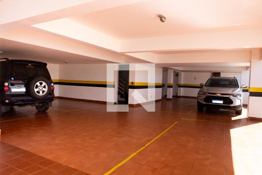 Garagem de apartamento à venda com 4 quartos, 135m² em Jardim Pacaembu, Jundiaí